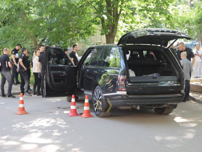 В Одессе произошла стрельба: погиб один человек, двое раненых (Фото, Видео)