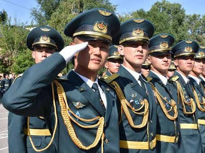 Подать документы в военные учебные заведения казахстанцы смогут до 15 июня