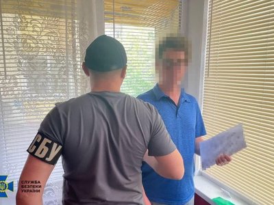 СБУ затримала чинного посадовця Херсонської ОВА, який у період окупації міста працював на рашистів