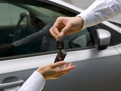 Підраховано, скільки нових автомобілів українці придбали у травні