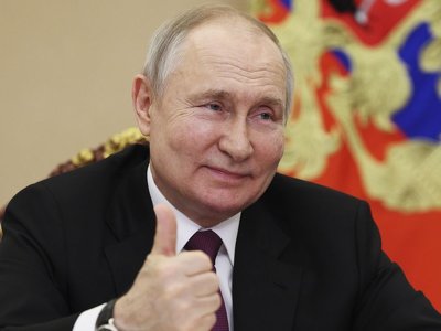 Диктатор испугался: Путин не будет проводить торжества в День России