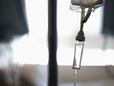В Одесской области мужчина заболел ботулизмом: ел консерву и копченое сало