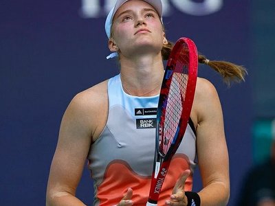 Почему Елена Рыбакина снялась с турнира «Ролан Гаррос»