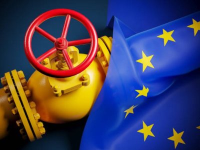 Еврокомиссия: газовые хранилища ЕС заполнены почти на 70%