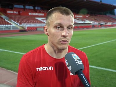 Полузащитник сборной Беларуси покинет клуб КПЛ после решения сократить зарплату
