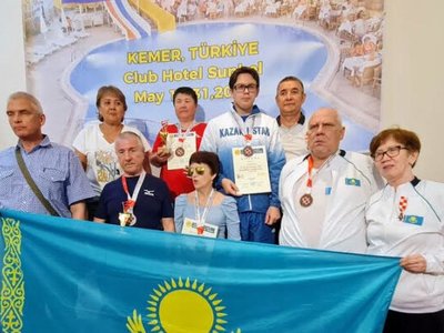 Казахстанцы стали призерами ЧМ по шашкам «100»