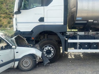 Уснувший водитель легковушки влетел под грузовик в Жетысуской области