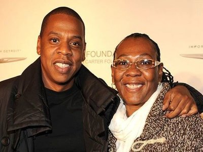 Мама Jay-Z и свекровь Бейонсе сыграла свадьбу со своей партнершей