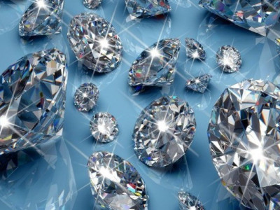 Польша предлагает запретить импорт бриллиантов и сжиженного газа из России