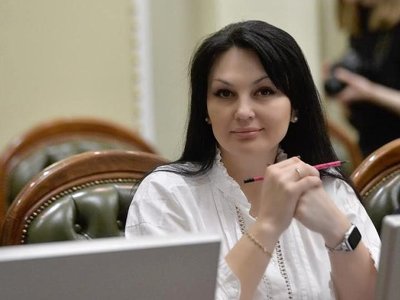 Пойманную на получении взятки слугу народа Марченко отпустили под залог в 54 тысячи гривен