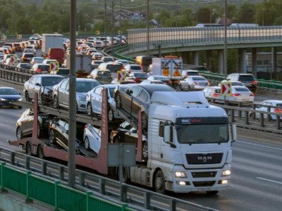 Поставки автомобилей через Грузию в Россию резко сократились с конца лета