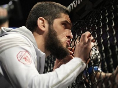 Бои чемпиона UFC из России назвали жалким зрелищем