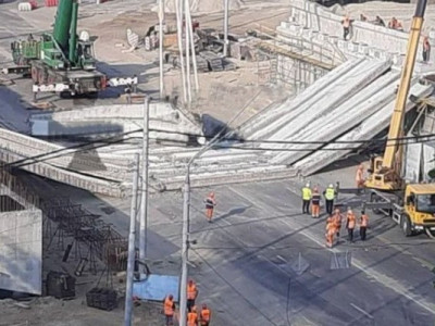 В Киеве на Шулявке во время реконструкции обрушился Дегтяревский мост