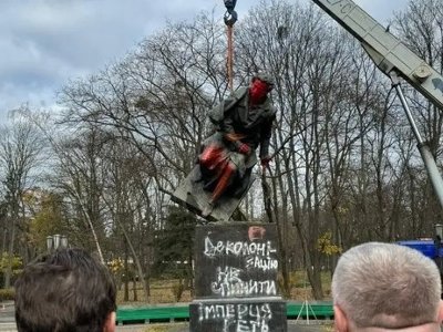 В столице Украины демонтировали памятник Пушкину – русскому писателю