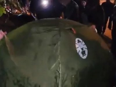 Протестующие против продажи леса в Рача раскрыли палатку у Министерства