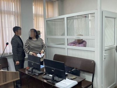 Убийство 7-летней девочки в Алматы: общественницу Балжан Турлыбек привели в суд