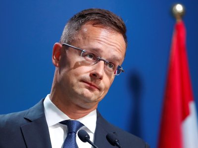 Власти Венгрии не планируют обсуждать 12-й пакет санкций против россии