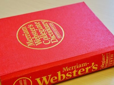 Словарь Merriam-Webster объявил «слово года — 2023» — «аутентичный»