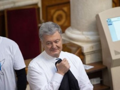 Порошенко не выпустили за границу: пограничники назвали причину