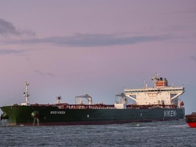 США требуют от трёх стран запретить перевозить нефть из России