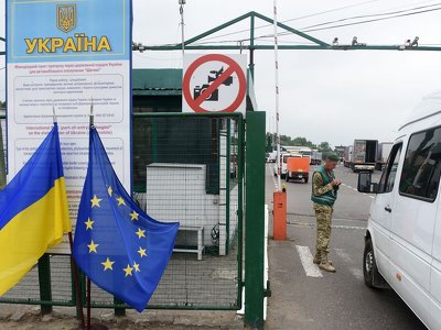 Словакия разблокировала движение грузовиков на границе с Украиной