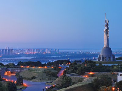 Все ракеты, летевшие на Киев, сбили на подлете к столице. В области обломками ракет повреждены частные дома