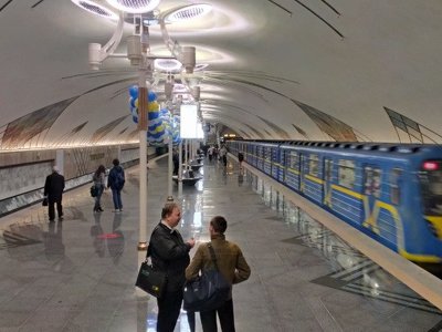 В Киеве на полгода закроют движение на шести станциях метро: появился риск потери устойчивости тоннелей