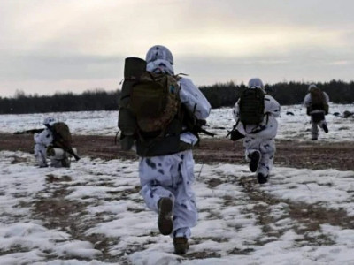 Девять сотен российских военных отправили в ад украинские защитники за минувшие сутки
