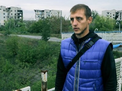 Жителю Изюма, который хоронил убитых горожан во время оккупации, а после выехал в ЕС, объявили подозрение в коллаборационизме