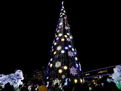 Когда и где зажгут главную елку в Астане
