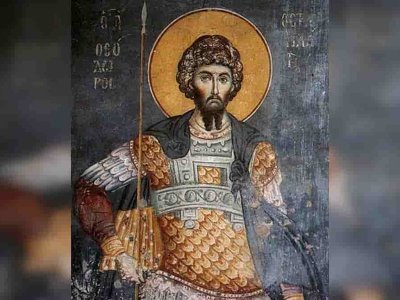 Церковный праздник 8 февраля: кем были Федор Стратилат и Захария Серповидец, и почему женщинам нельзя смотреть в зеркало