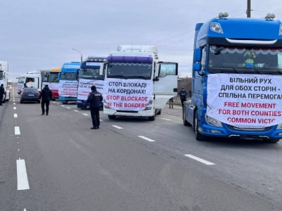 Блокада фермеров в Польше: один КПП полностью заблокировали, движению поездов пытались помешать