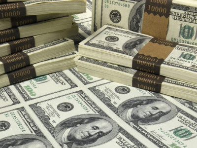 При обысках у экс-главы областной ВВК нашли почти миллион долларов