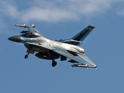 Президент показал, как украинские пилоты обучаются на F-16 в Дании