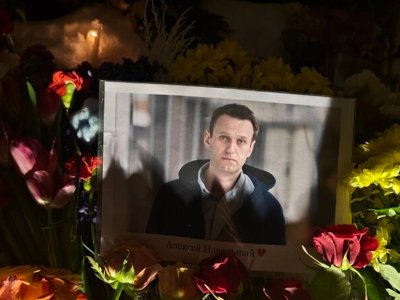 В Москве в местах, где пройдут похороны Навального, полиция проверяет прохожих