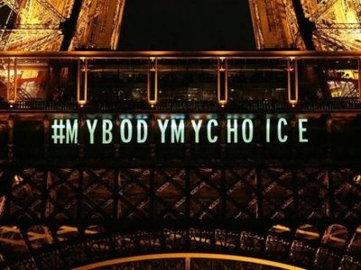 Франция закрепила в Конституции право женщин на аборт