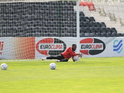 Premyer Liqa klubunda BİABIRÇI OLAY: Baş məşqçi və futbolçular onu döydülər! - SON DƏQİQƏ