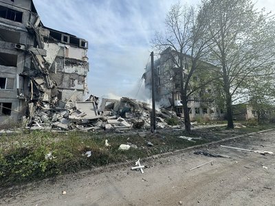 На Донеччині від авіаударів загинуло троє людей, четверо зазнали поранень: зруйновано цілий під’їзд