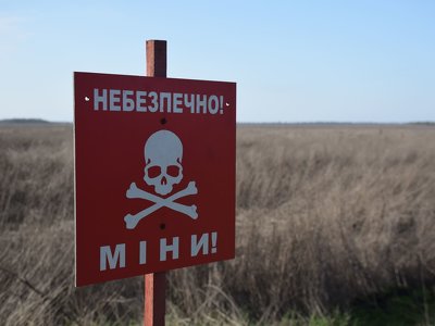 В полі на Харківщині підірвався трактор
