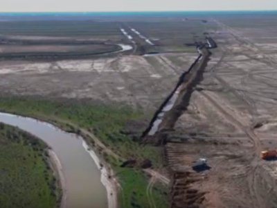 14,5 км каналов роют в Атырау для перенаправления паводковой воды в Каспийское море