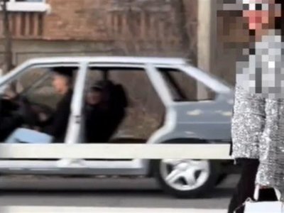 Жители Зайсана передвигались на авто без дверей