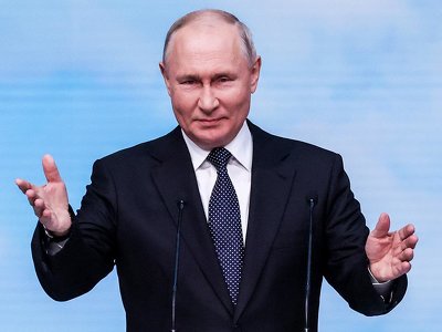 В России произошел скандал из-за любимого философа Путина: что известно