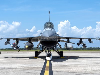 Истребители F-16 прибудут в Украину с обученными пилотами в этом году, - Ллойд Остин