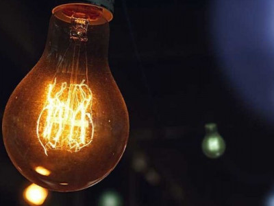 Почему в областях выключают электроэнергию на разное количество часов. Объяснение Укрэнерго