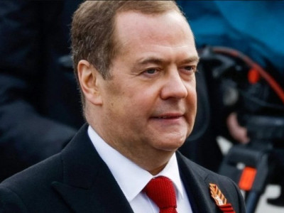 Медведев объяснил российское вторжение 2008 года «нападением фрика Саакашвили»