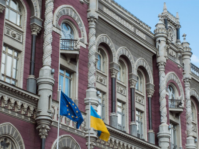 МВФ будет склонять Украину к девальвации гривны и повышению налогов – Bloomberg