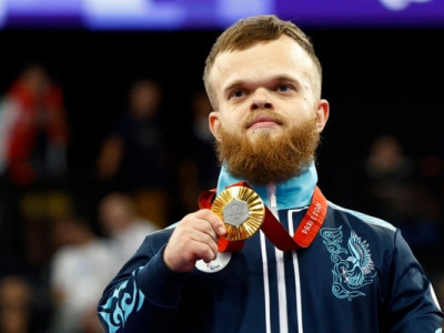 Давид Дегтярев выиграл для Казахстана золотую медаль Паралимпиады