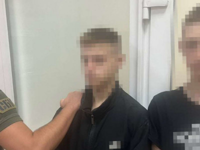 В Славянске поймали поджигателей военных автомобилей, среди них — несовершеннолетний