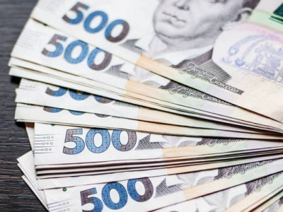 Украинцам выдают новую денежную помощь — по 3700 гривен в руки