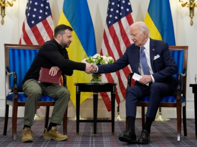 Офис Зеленского: о разрешении бить вглубь России первыми узнают россияне